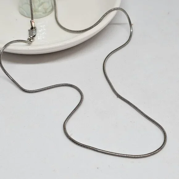 925 Sterling Silver 1mm Snake Chain Necklace 18" - Picture 3 of 12